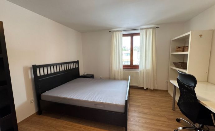 PRENÁJOM 2 izbového bytu v centre mesta Martin - Jesenského 1
