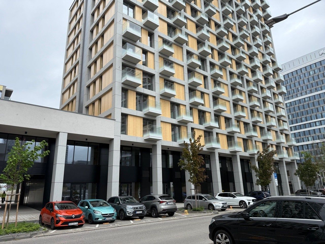 Na predaj moderný 2-izbový apartmán v projekte METROPOLIS – Bottova 4, Bratislava – Staré Mesto