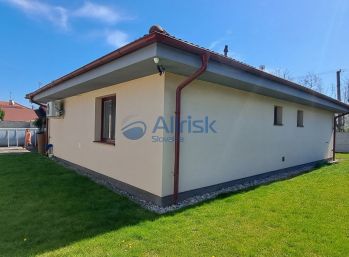 NOVOSTAVBA - MODERNÝ 4 IZB. BUNGALOV S GARÁŽOU V OBCI OĽDZA