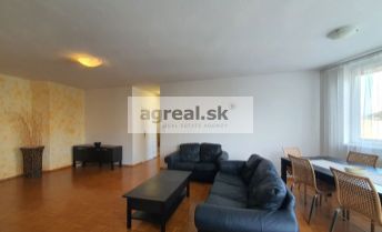 3-izb. byt s balkónom v BA I. na Hradnom kopci / 2- bedroom apartment with balcony in Bratislava I. on the Castle hill