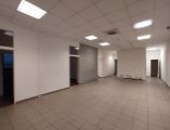 300m2 obchodný priestor so ZDRAVOTNÍCKYM ŠTANDARDOM, vysokými stropmi, 2 vstupmi a parkovaním
