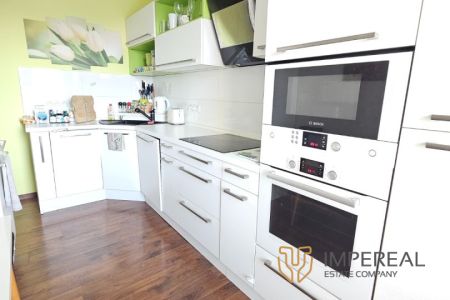 IMPEREAL - ponúka na predaj svetlý 3 izbový byt s loggiou Hrobáková ulica - Petržalka