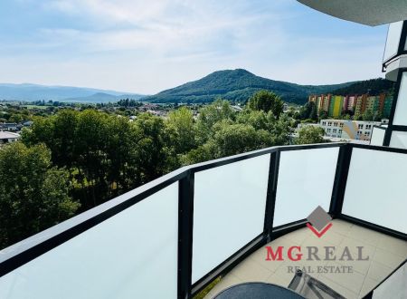 Na predaj veľkometrážny 2-izbový byt 63 m2 s balkónom a špajzou – Partizánske, Šípok