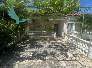 Exkluzívne na predaj domček len 100m od mora jedinečná ivestícia v Chorvátsku