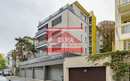 Ponúkame na prenájom nadštandardný 3-izbový byt s terasou a parkovacím státím, lokalita Staré mesto, ul. Fraňa Kráľa.