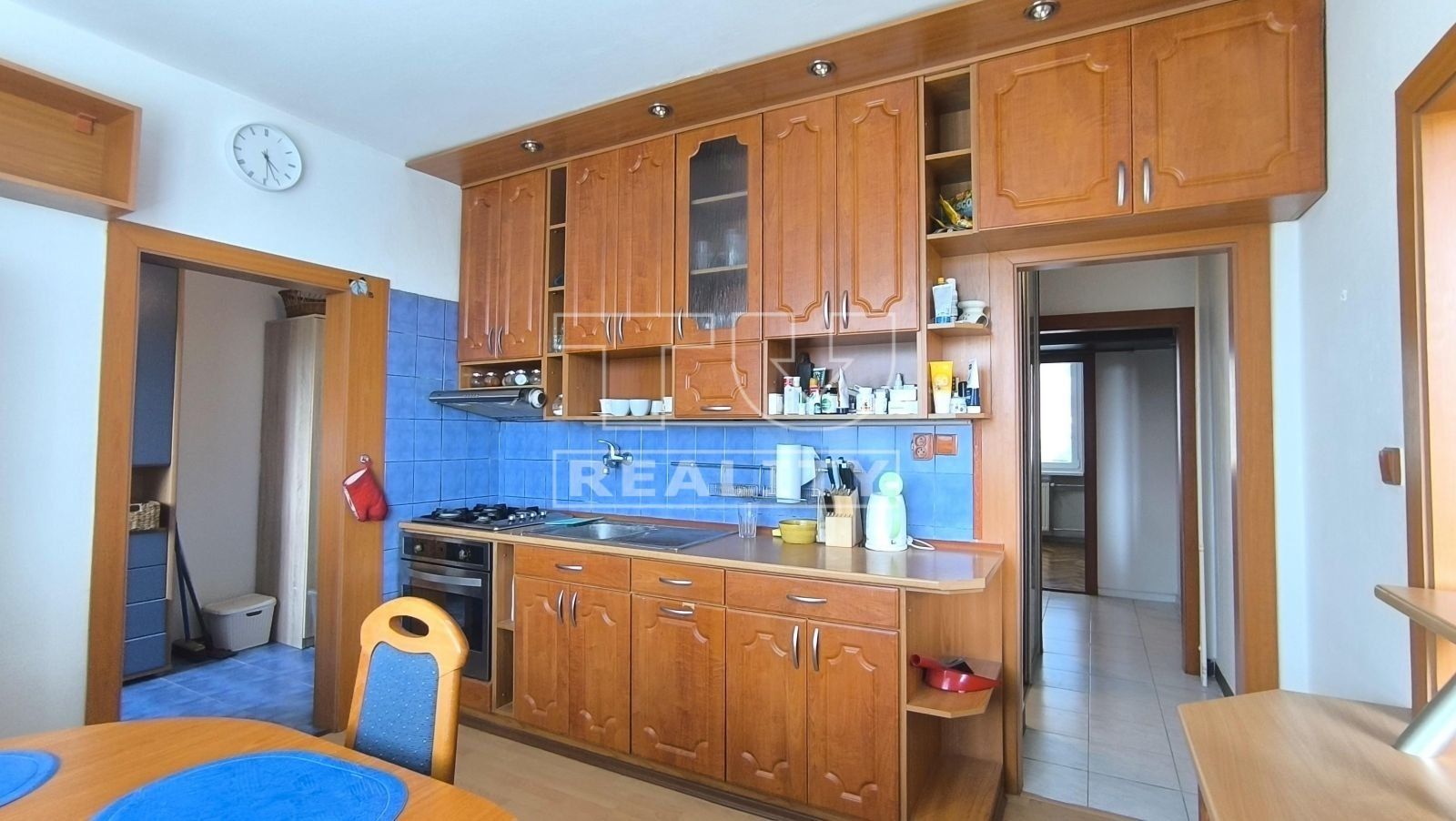 Na predaj priestranný 3,5 izbový byt s balkónom v Topoľčanoch na sídlisku F,79m2