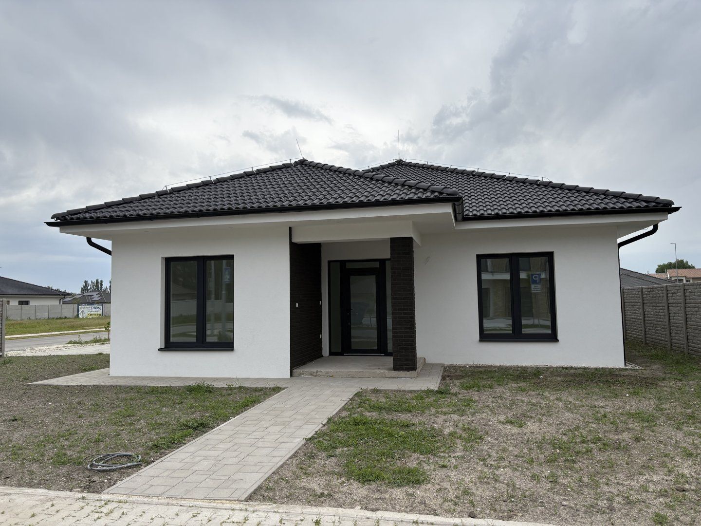 Skvelá ponuka! Nádherný, atraktívny, priestranný 4-i. rodinný dom na predaj v najvyhľadávanejšej časti mesta Dunajská Streda, FLORIDA VILLA PARK!!!