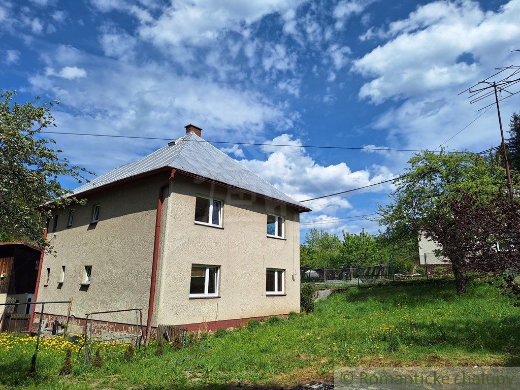 Rodinný dom na okraji obce Zákopčie v príjemnom prostredí