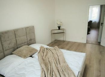 NADŠTANDARDNE NOVO ZREKONŠTRUOVANÝ 3 IZB. BYT S BALKÓNOM - OVRUČSKÁ UL., NOVÉ MESTO