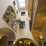 Priestory na pešej zóne v krásnej historickej budove, Michalská ulica-Staré Mesto