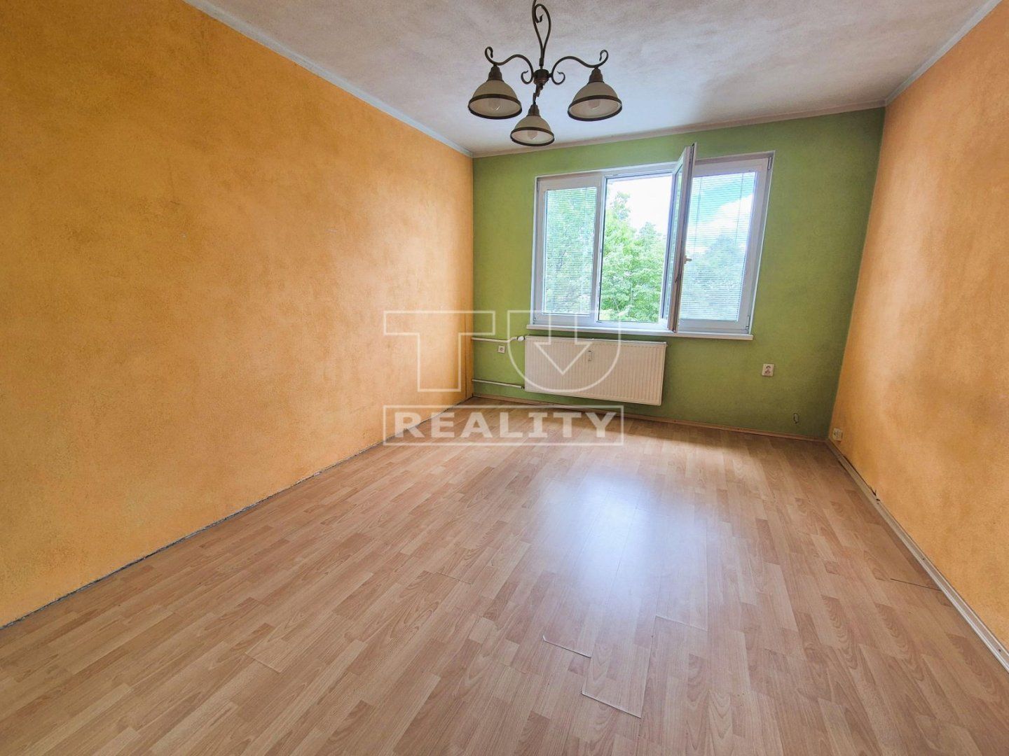 Novinka. Na predaj 2 izbový byt blízko centra v Zlatých Moravciach, 49 m2