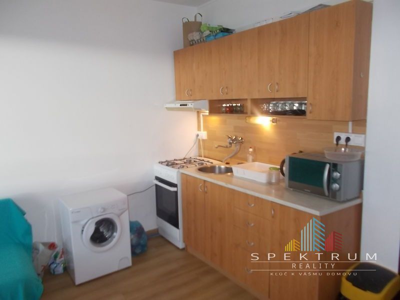 SPEKTRUM REALITY- Na Predaj 1-izbový byt, 37 m2, okres Žiar nad Hronom