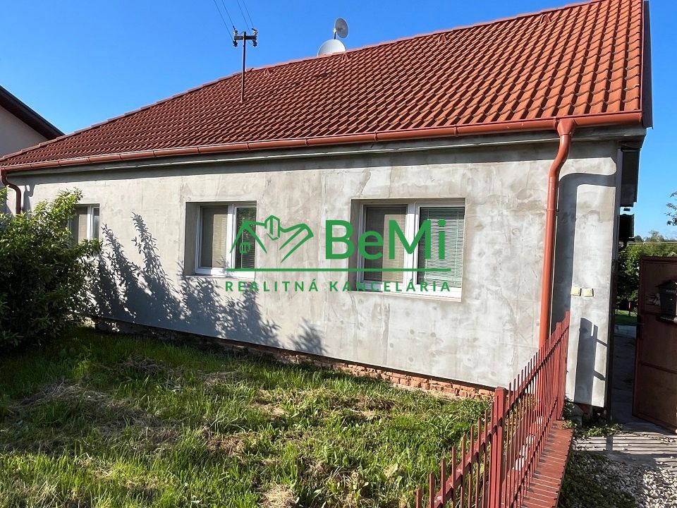 Predaj 4izb. rodinného domu Urmince 106-12-ROCHE