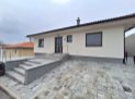ADOMIS - predáme pekný obývaný bungalov 4izbový, tepelné čerpadlo, dlažby, terasy, Prešov - Šalgovík