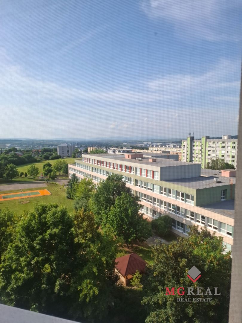 Prenájom 3 izbový byt  s balkónom a pivnicou