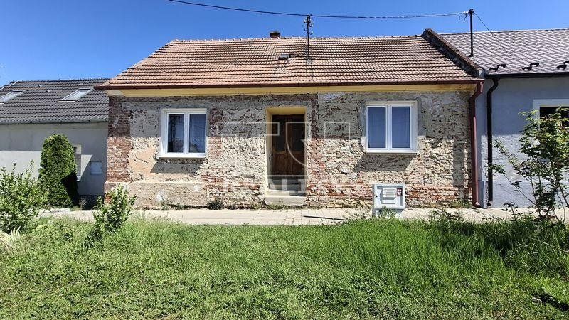 Chalupa pripravená na rekonštrukciu podľa vlastných predstáv! Vrádište ** 305 m2