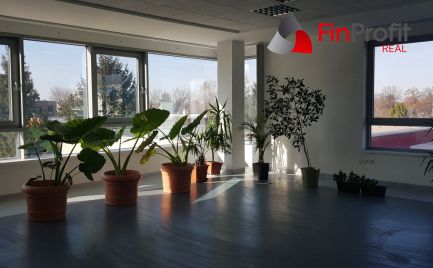 Prenajmem 60m2 kancelárske priestory pri R1 v Nitre.