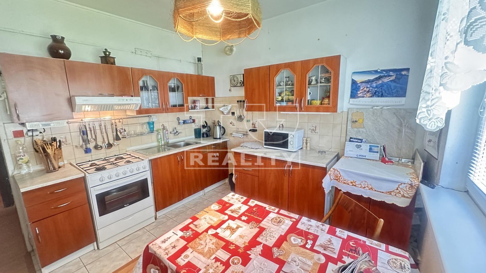 Na predaj 3 izbový byt s balkónom v centre Popradu – pôvodný stav, skvelá dispozícia, výborná lokalita