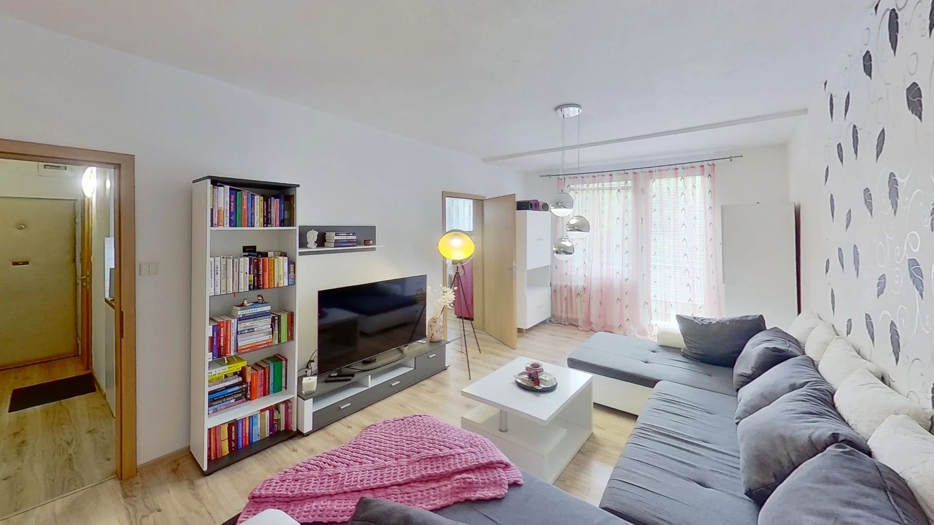 3-izbový Nadštandardný, slnečný byt, po kompletnej rekonštrukcii s balkónom – výnimočný priestor na okamžité bývanie! ( 3D prehliadka na konci inzerci