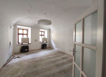 Priestor na prízemí, s vlastným vstupom 79,15m2 v centre na Panenskej ulici - Staré Mesto