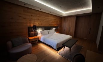 Horský luxus - Apartmán budúcnosti dostupný už dnes – komfort, technológia a štýl v jednom.