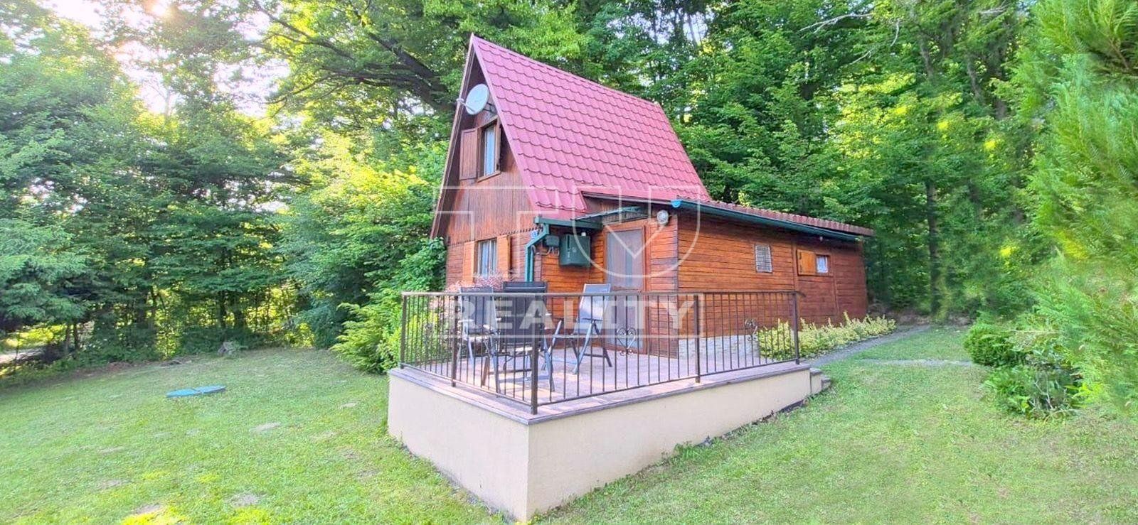 Na predaj útulná rekreačná chatka v prírode Veľký Klíž- Sliače