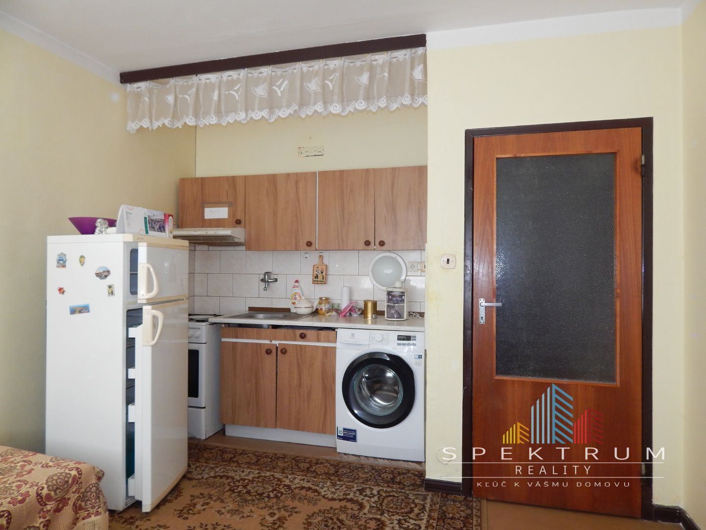 SPEKTRUM REALITY- Na Predaj 1 -izbový byt, 38 m2, Handlová, okres Prievidza