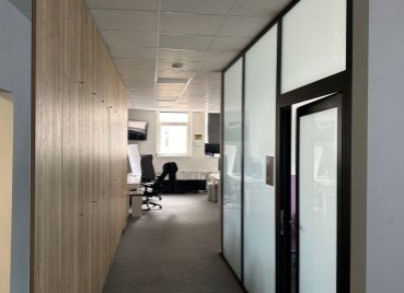 Svetlý celok kancelárií na Trnavskej ceste, 260m2