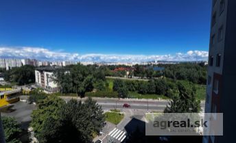 Predaj- slnečný 3- izb. byt v pôvodnom stave (66,39 m2 + loggia 2,85 m2) vo vyhľadávanej a obľúbenej lokalite pri jazere Draždiak, ul. Krásnohorská, BA V- Petržalka