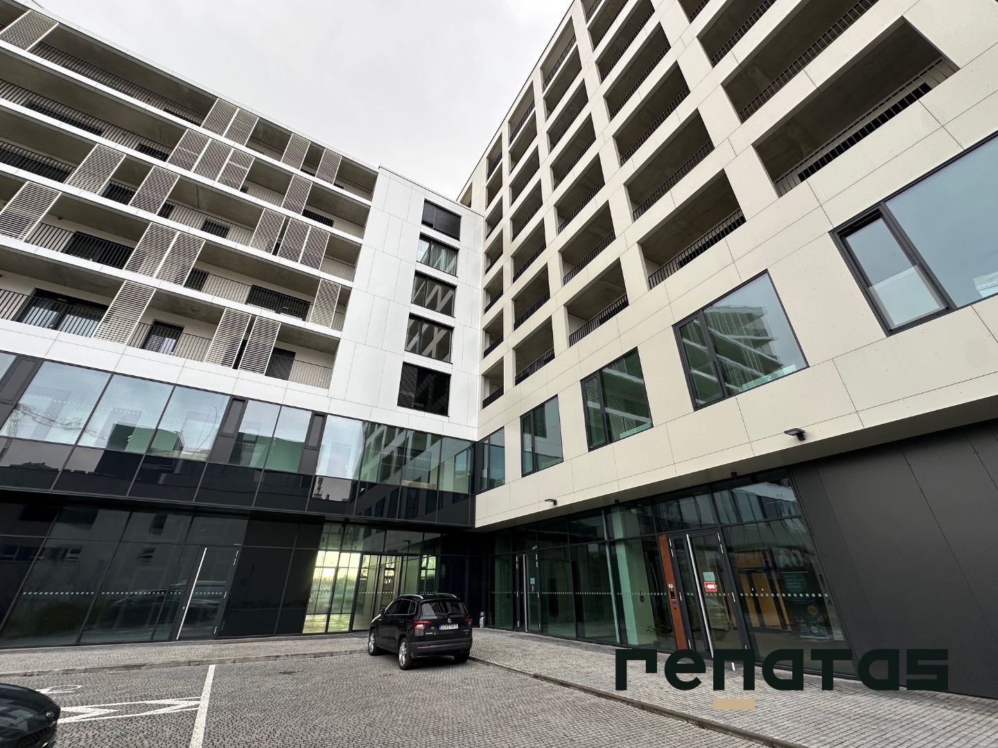 RENATAS - PREDAJ 3 GARÁŽOVÝCH STÁTÍ s možnosťou uplatnenia DPH
