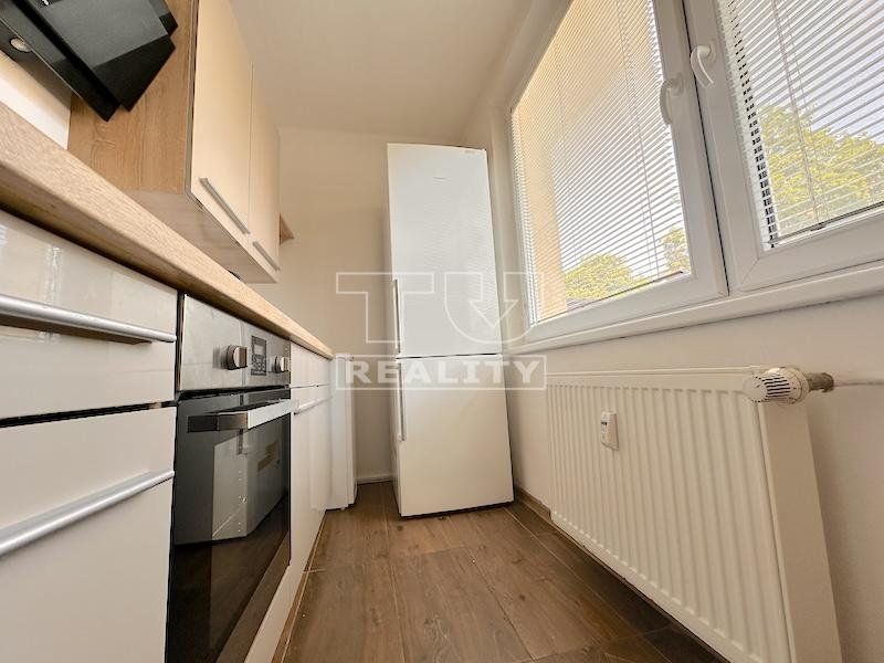 TOP LOKALITA - PRIESTRANNÝ 2 IZBOVÝ BYT PO REKONŠTRUKCII, 52M2 - BECKOVSKÁ ULICA, TRENČÍN