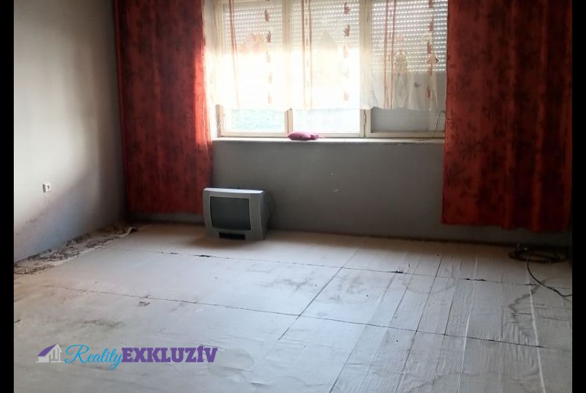 Predaj Rodinné domy Želiezovce-5