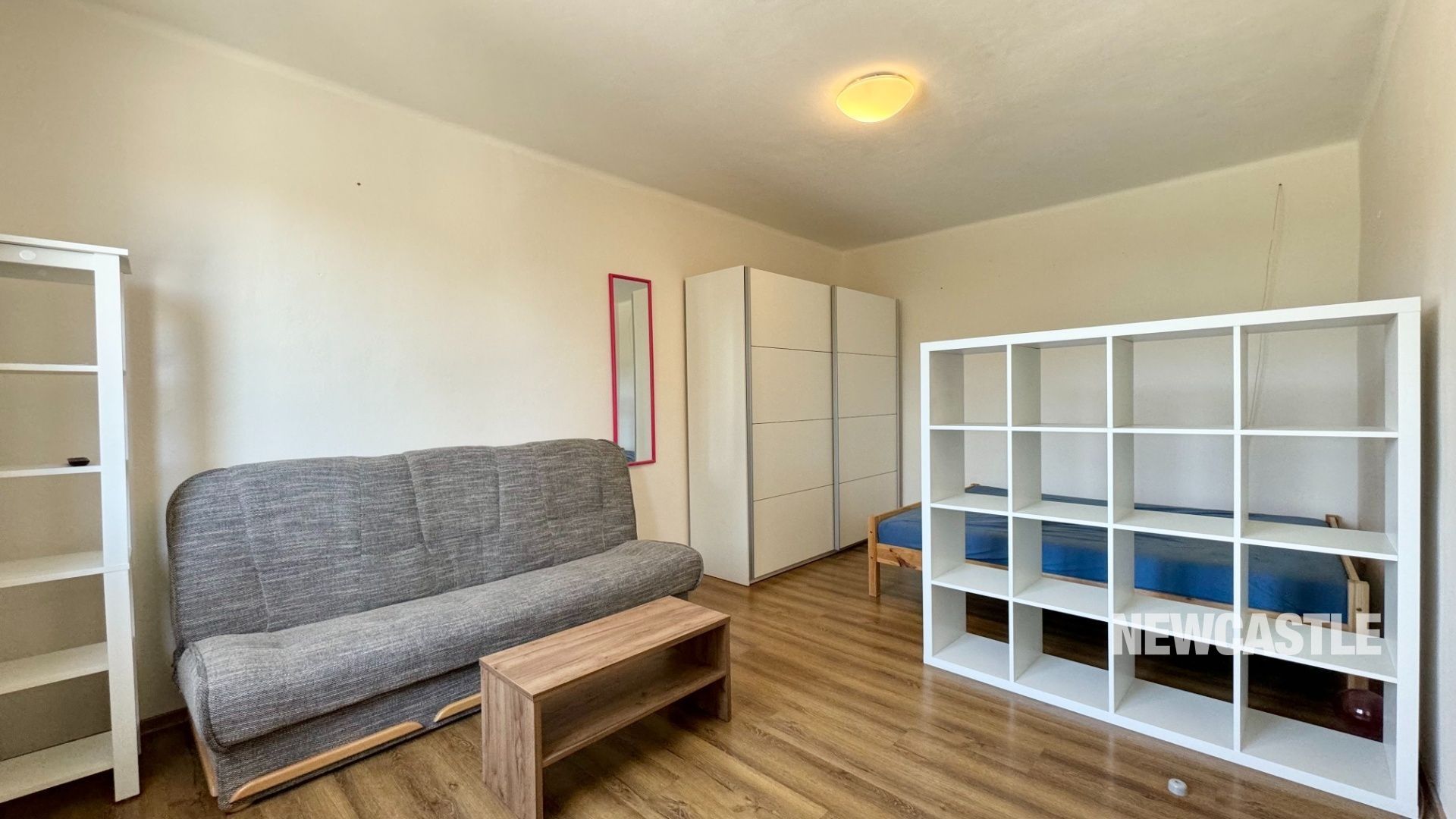 NEWCASTLE⏐PREDAJ - 1 izbový byt s balkónom (33m²)