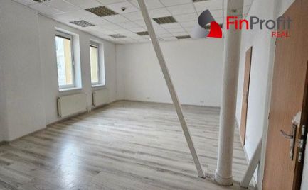 Na prenájom dvojkancelária o výmere 49 m2 v administratívnej časti Hotela Saffron.