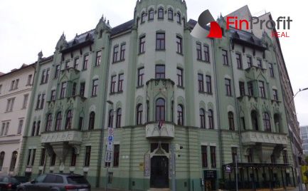 Dvojkancelária s vlastným zázemím v centre mesta na Šafárikovom námestí