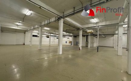 Na prenájom vykurovaný sklad s výmerou 970 m2 so sociálnym zázemím v Rači.