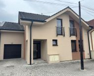 *ELEGANTNÝ* 5i RD, kde sa pohodlie snúbi s dokonalou lokalitou