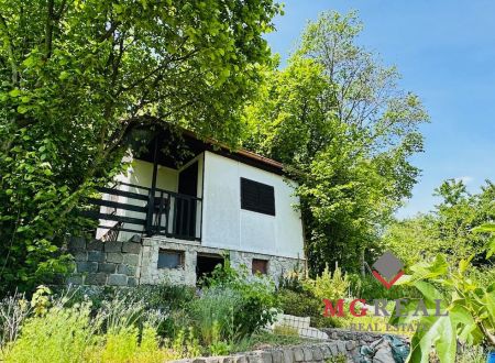 Na predaj záhradná chatka so záhradkou – Partizánske, časť Návojovce (407 m²)