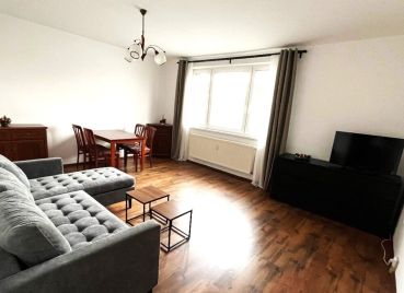 Priestranný 3i byt s loggiou na prenájom – Furdekova ulica, Petržalka