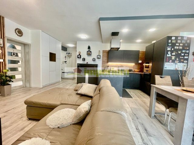 PREDAJ - štýlový veľkometrážny 2 izb. byt, 62 m2 + 1 parkovacia plocha, uzamknutý areál s pozemkom – Bratislava, Vrakuňa