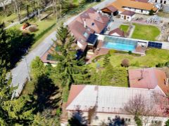 Budova s pozemkom v centre obce Beckov, okr. Nové Mesto nad Váhom