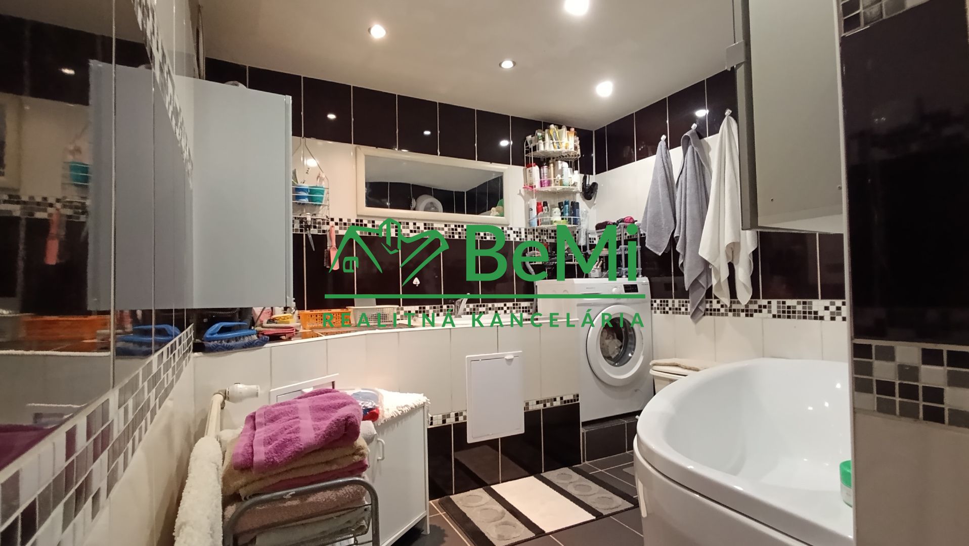 Dvojgeneračný dom s 4443 m2 pozemkom  v Rožňave - PREDAJ,VÝMENA