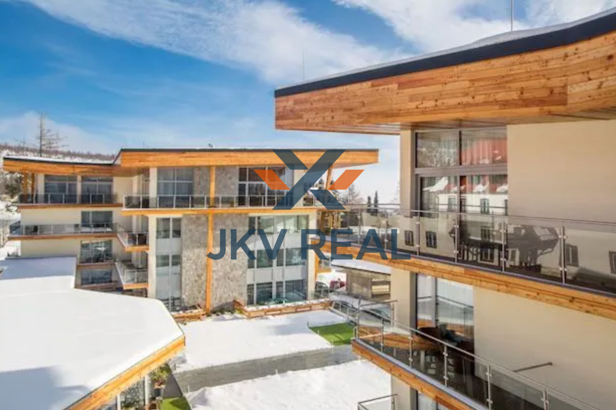 JKVreal ponúka na predaj nadštandardný apartmán v prestížnom rezorte Hrebienok Resort II – priamo v srdci Starého Smokovca