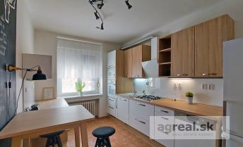Veľký zariadený 2-izb.byt pri obchodnom centre VIVO - Riazanská ul.