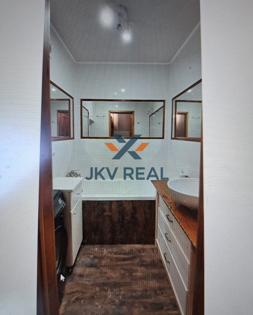 JKVreal ponúka na predaj štýlový 3-izbový byt s drevenými prvkami na Haanovej ulici – Petržalka
