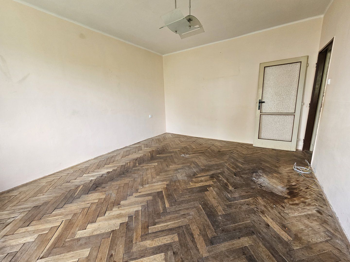 Na predaj 2 izbový byt v pôvodnom stave | ŠTUDENTSKÁ UL. | KOŠICE - SEVER