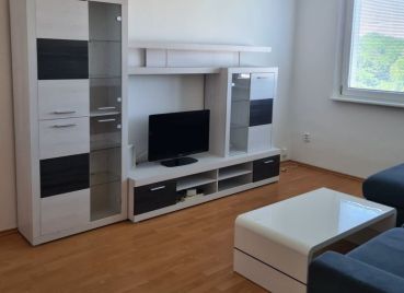 Na prenájom 2-izbový byt – Medveďovej ulica, Bratislava – Petržalka
