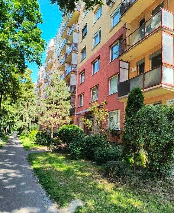 Na predaj - 3-izbový byt – Vranovská ulica, Bratislava V, Petržalka