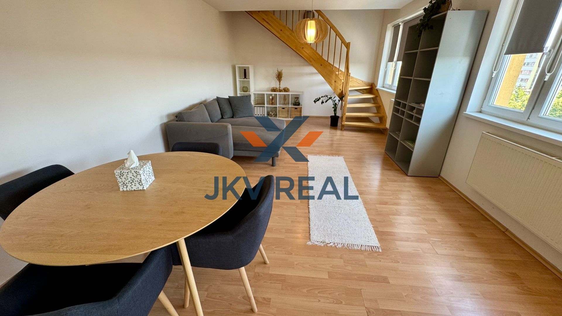 Zariadený 3-izbový mezonetový byt 83m2 + povala 17m2 Senec