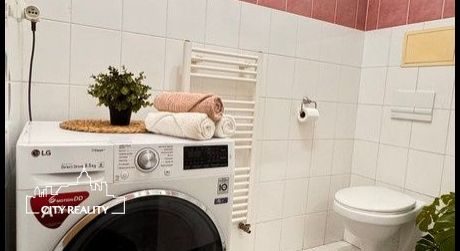 ZNÍŽENÁ CENA 2-izb byt s balkónom, VLASTNÉ KÚRENIE 52m2, 2/2p.